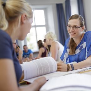 Studierende im Gespräch