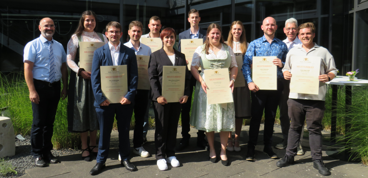 Molkereimeisterinnen und Molkereimeister erhalten Meisterbrief